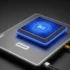 Dispositivo electrónico con una pantalla táctil iluminada y el logo "BI3" sobre una base gris.
