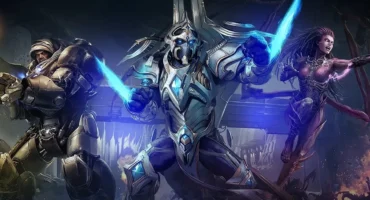 Arte oficial de StarCraft II: un marine terran disparando, un guerrero protoss con hojas de energía y Kerrigan a la derecha