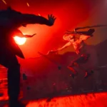 Figura a contraluz golpea a una criatura que sale despedida bajo una luz roja en un combate de CONTROL Resonant
