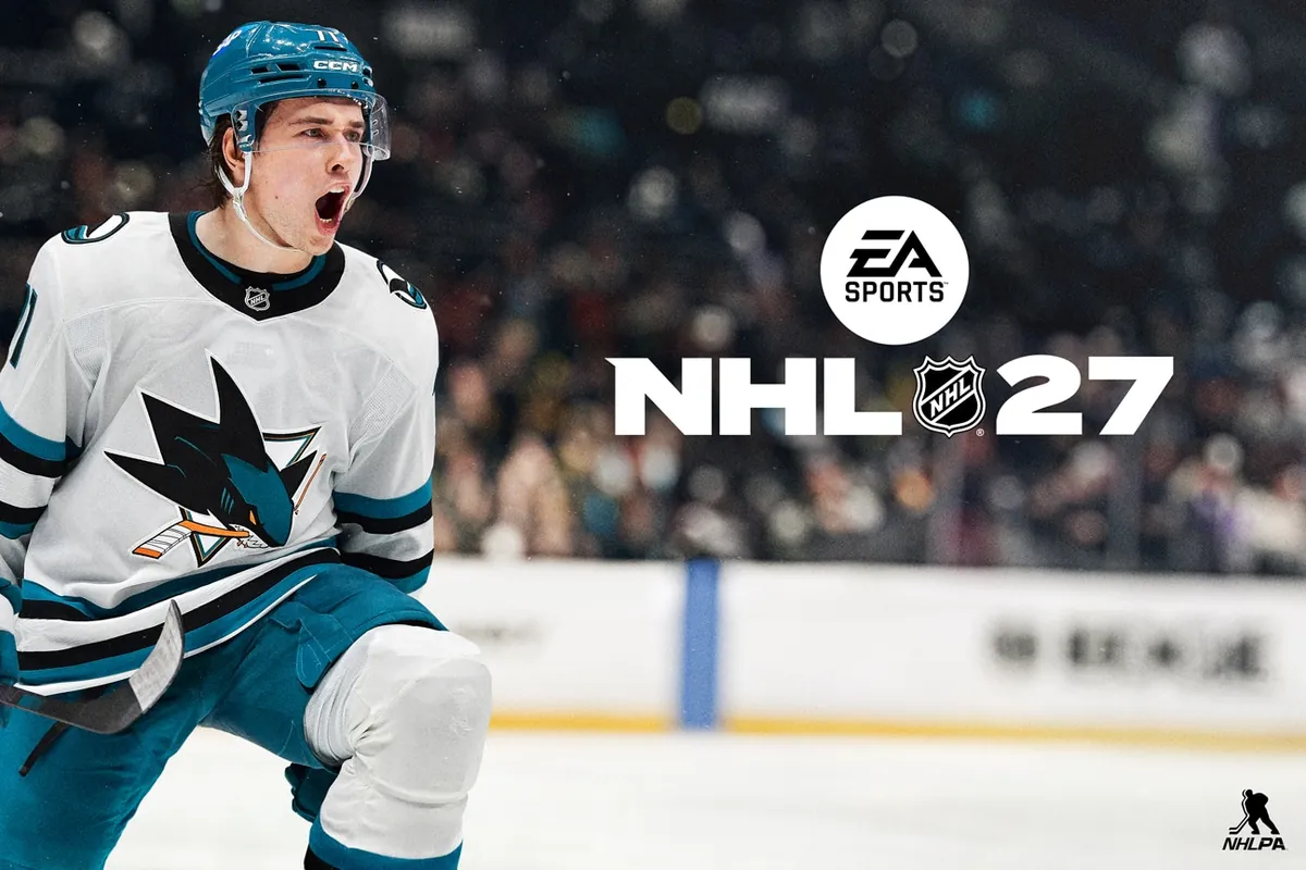 281-comentarista-nhl-27-ia-frases Jugador de los San Jose Sharks celebra gritando sobre el hielo junto al logotipo de EA Sports NHL 27