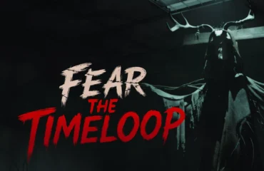 Arte oficial de Fear The Timeloop: una criatura con cornamenta cuelga del techo de un hospital junto al logotipo del juego