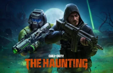 Dos soldados con rifles futuristas contra un fondo nocturno azul con luna llena y luz verde, con los rótulos «Call of Duty: The Haunting».