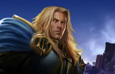 422-warcraft-3-reforged-forsaken-kingdom-30-horas-campana Ilustración oficial de Arthas con armadura y capa azul bajo un cielo nocturno, de Warcraft III: Reforged