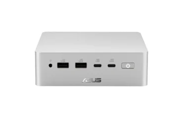 6934-asus-ascent-qn10-mini-pc-snapdragon-x2-elite-80-tops Mini PC ASUS Ascent QN10 de frente, con sus cuatro puertos USB frontales, la toma de auriculares y el botón de encendido