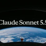 Rótulo de Claude Sonnet 5.5 sobre la Tierra vista desde la ventanilla de una nave espacial