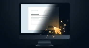 Pantalla de ordenador con un formulario web en blanco y un cursor luminoso ámbar sobre el botón de enviar. Imagen generada con IA.