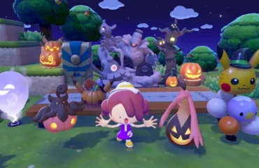 Captura de Pokémon Pokopia: un personaje con los brazos abiertos junto a dos Pokémon con forma de calabaza y calabazas iluminadas, en un prado de noche